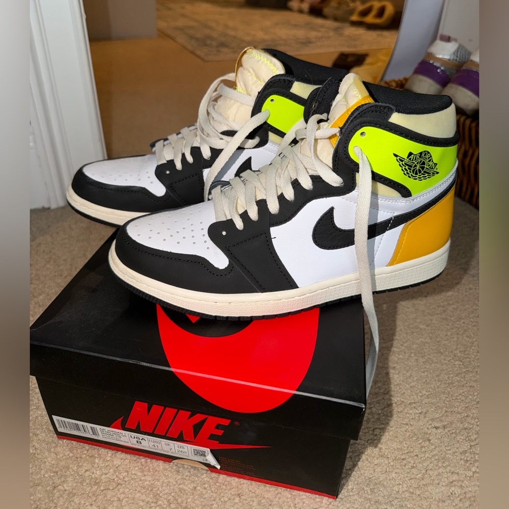 Nike Air Jordan 1 White/ Black-volt with box